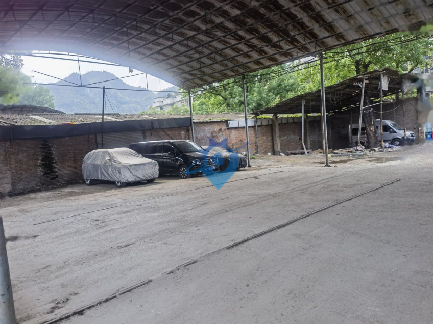 南明区甘荫塘面积1800带办公住宿厨房